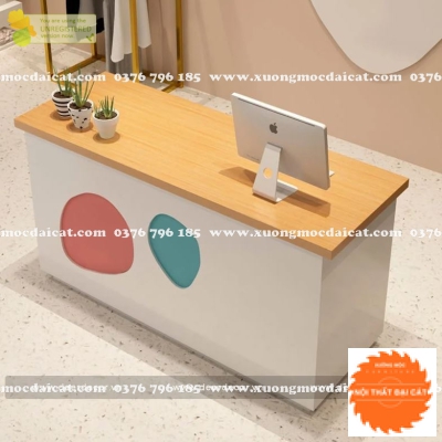 Quầy thu ngân gỗ công nghiệp QTN018