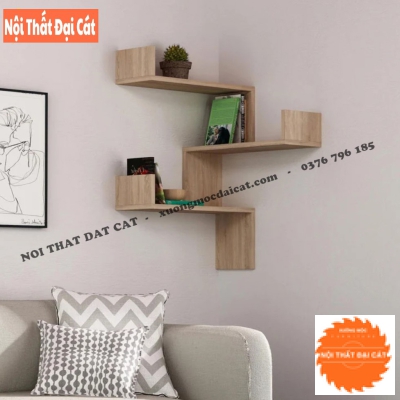 Kệ trang trí bằng gỗ ở góc tường KTT152