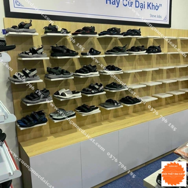 Mẫu thiết kế shop giày dép MS011