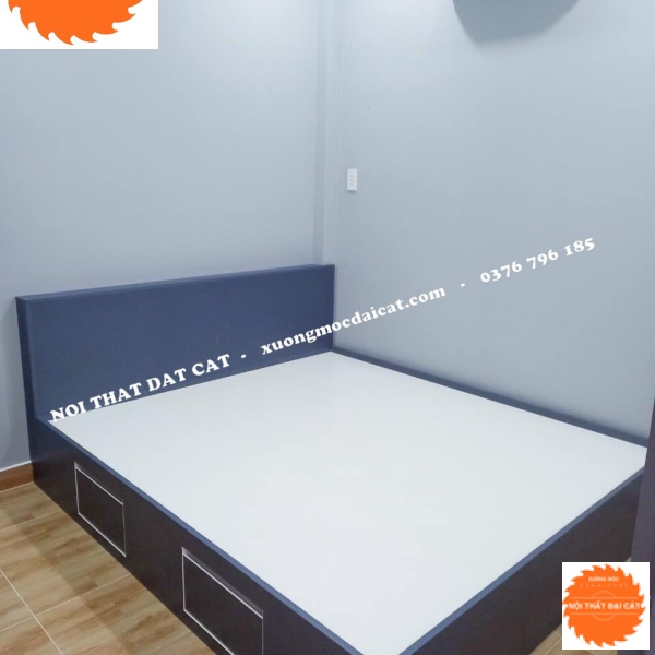 Giường ngủ tông xanh G095