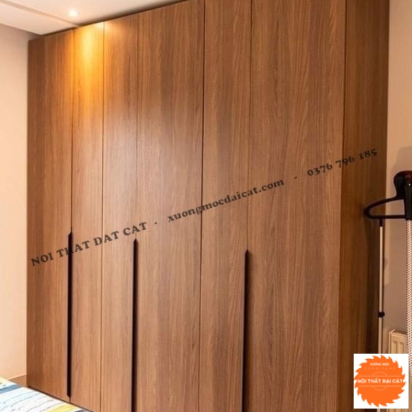 Tủ áo quần thiết kế đụng trần TA469