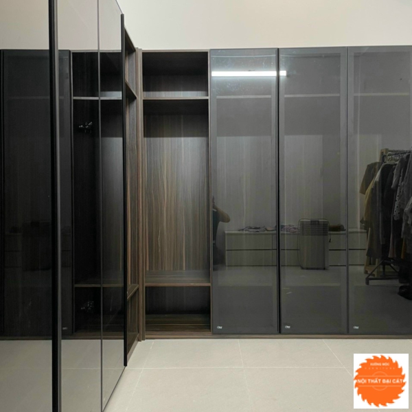Tủ áo quần nhôm kính cường lực TANK070